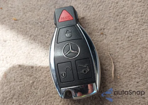 2014 Mercedes-Benz E 350 z USA, uszkodzony, nr VIN WDDHF5KB5EA965313